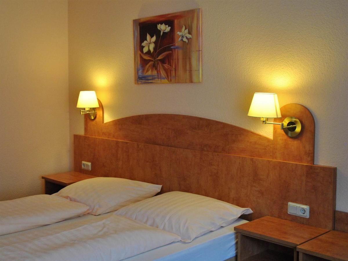 Waldhotel Einstein Kirchhundem Exterior foto